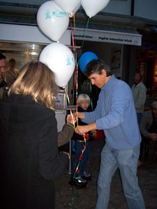 Flammkuchenverkauf auf dem Brettlemarkt 2008 in Emmendingen